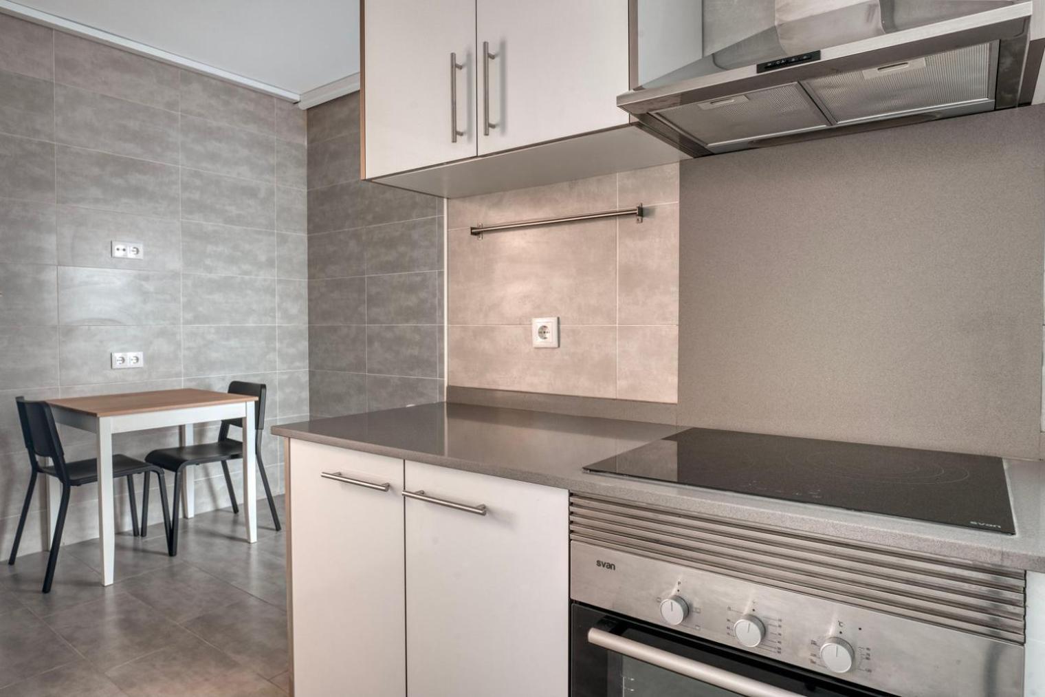 Appartement Renovated Les Tres Torres 3br Bcn-94 *